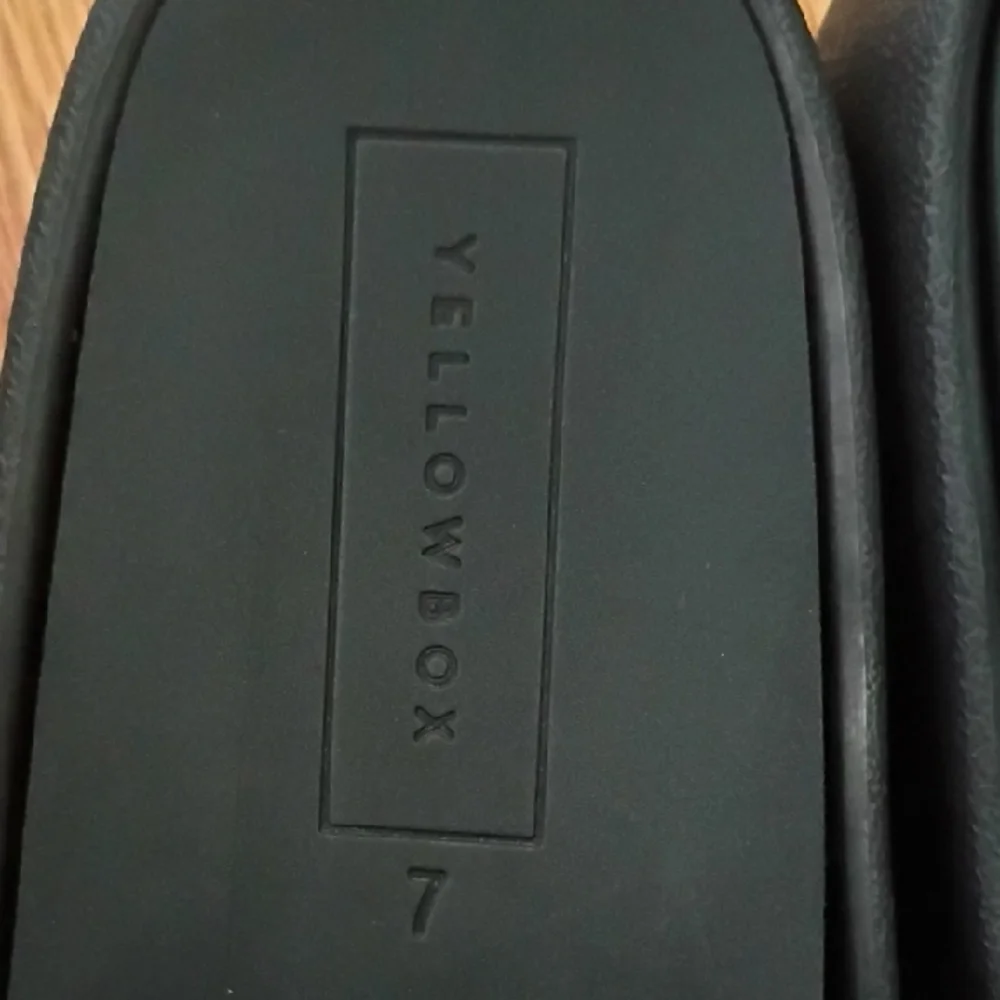 Yellow Box Black Slide Sandals Women's Size 7 - Picture 2 of 7